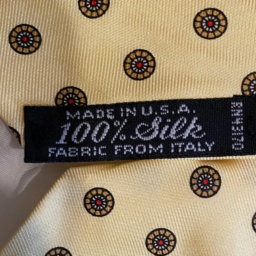 Vtg Yellow Silk Tie Medallion Pattern Made in USA Classic Mens Necktie